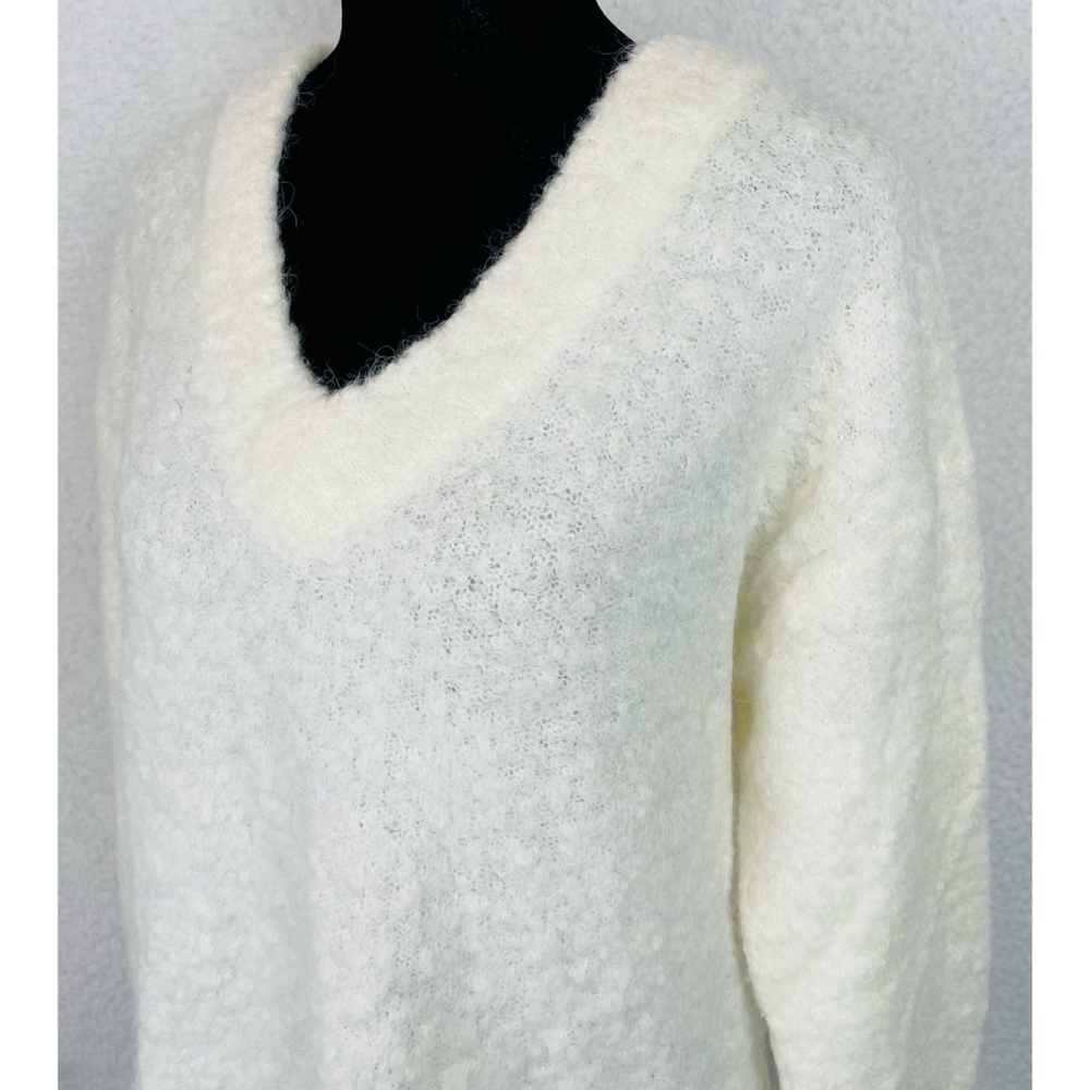 WILFRED • Aritzia Off-White/Cream Marseille Alpaca V-Neck Pullover Sweater, S - Picture 6 of 16